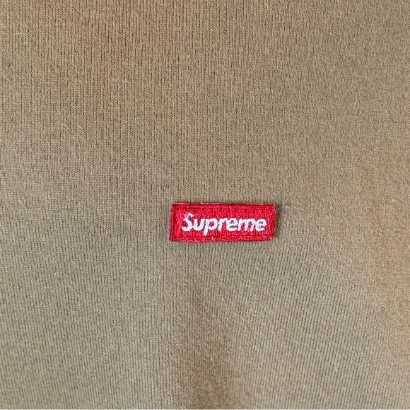 🎯SOLD🎯 Supreme Small Box Logo Short Sleeve Tee - Picture 5 of 12